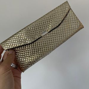 Adorable true vintage 50s gold quilted clutch wallet